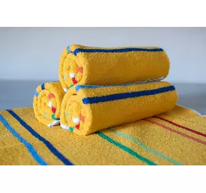 Яркий комплект махровых полотенец Яркий комплект махровых полотенец