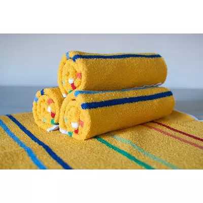 Яскравий комплект махрових рушників